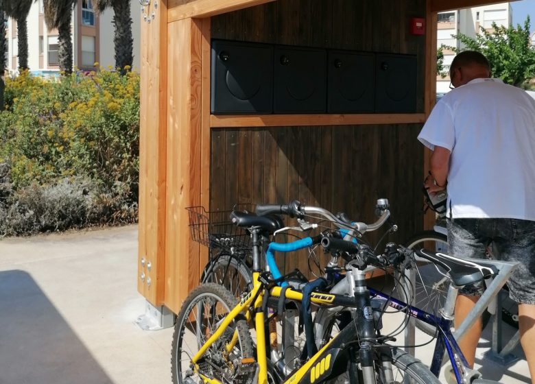 STATION DE RECHARGE POUR VÉLOS ÉLECTRIQUES