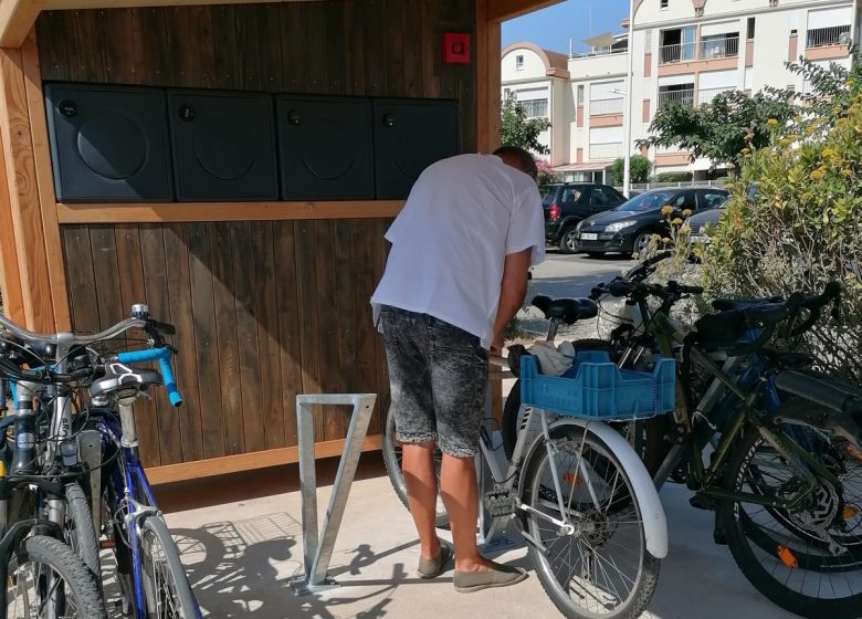 STATION DE RECHARGE POUR VÉLOS ÉLECTRIQUES